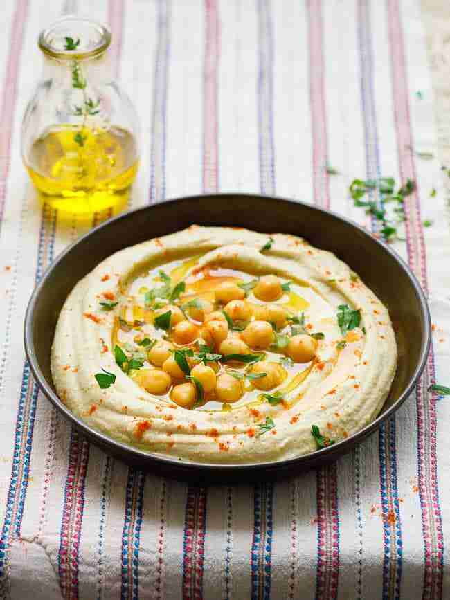 حمص تهینا از کنار روی منسوجات زیبا و قدیمی حمص تهینا از کنار روی منسوجات زیبا و قدیمی
