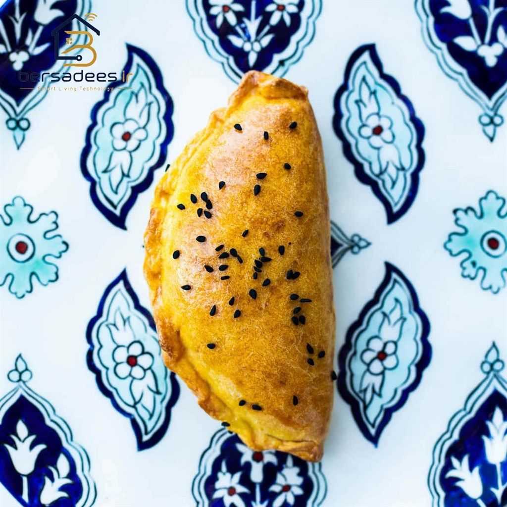 پوگاچا با پنیر فتا (شیرینی صبحانه ترکی) پوگاچا با پنیر فتا (شیرینی صبحانه ترکی)