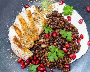 مرغ با عدس سوری و لبنه و زعتر