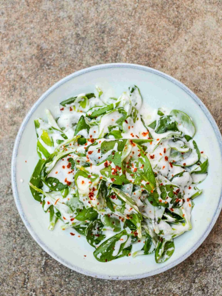 برگ سبز با سس ماست